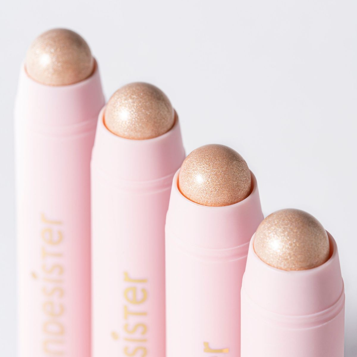 READY TO GLOW HIGHLIGHTER